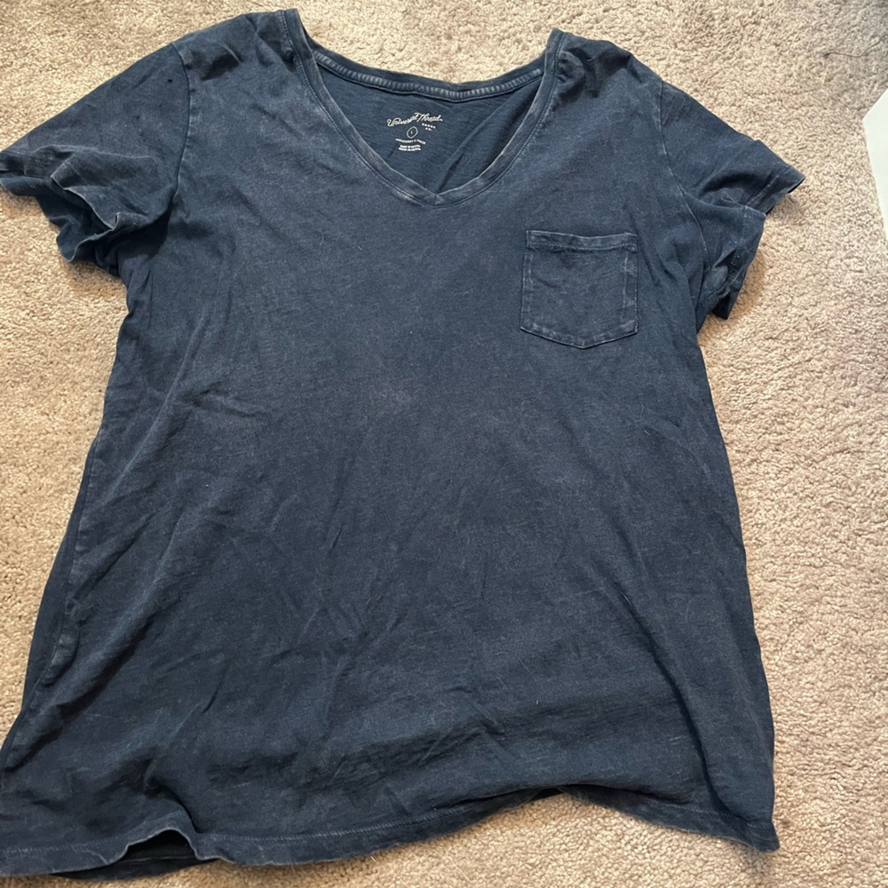 Universal Thread Tee
